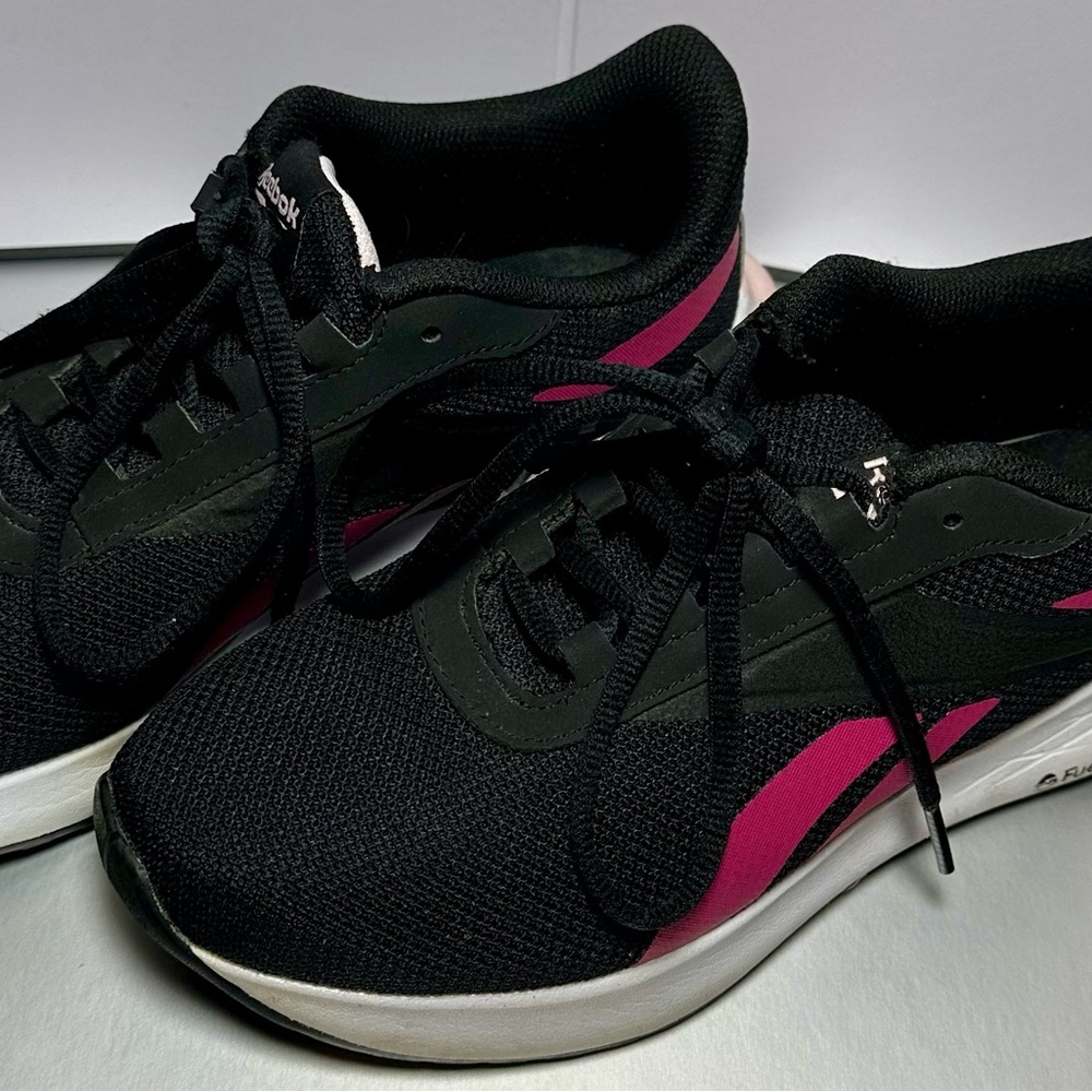 🌷Reebok🌷Women's Black and Magenta Athletic Shoes